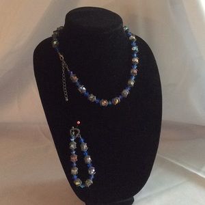 Necklace and bracelet set in country blue